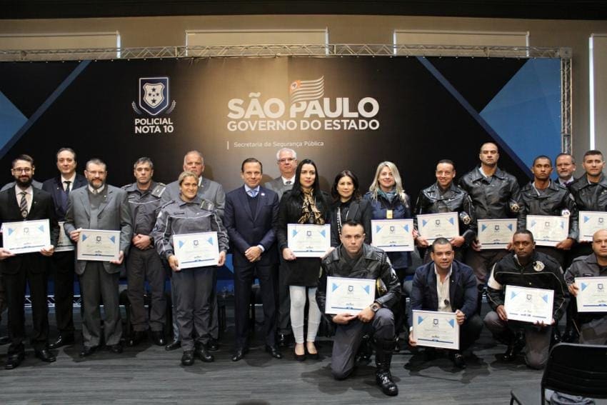 policial nota 10