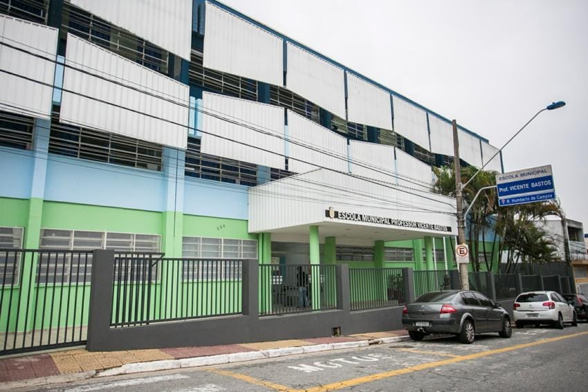 fachada da EME Prof. Vicente Bastos
