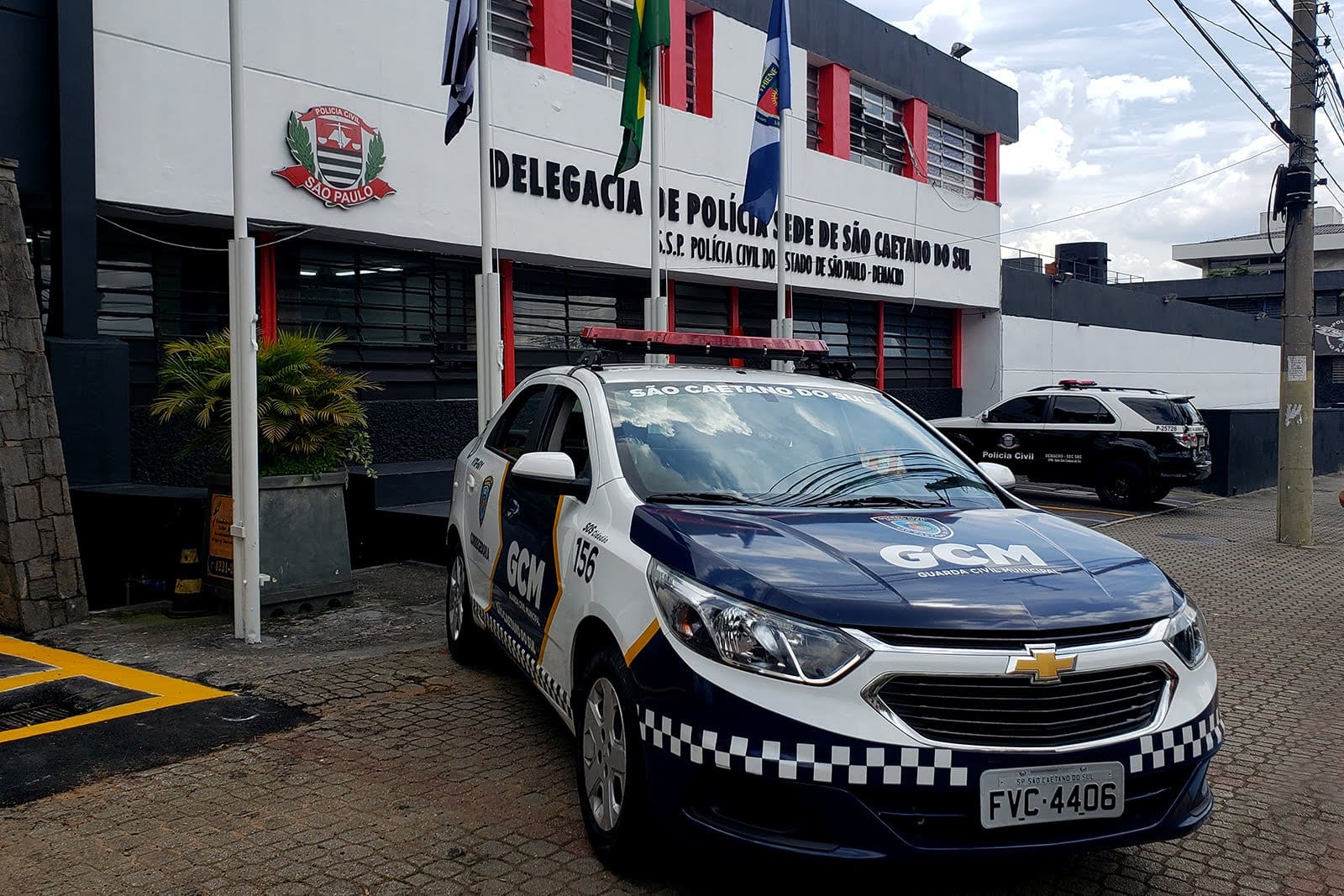 viatura da GCM de São Caetano na delegacia