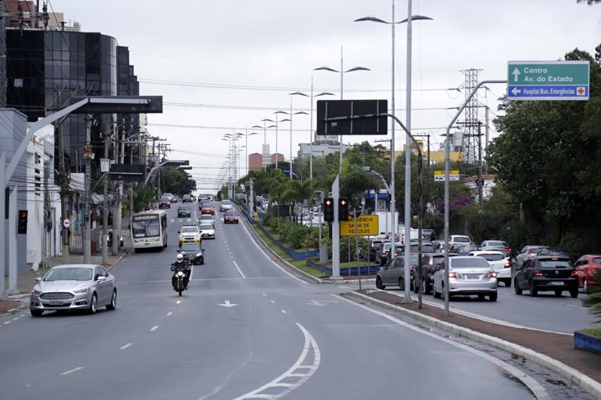 Motorista flagrado em alta velocidade é preso por embriaguez ao volante em S.Caetano