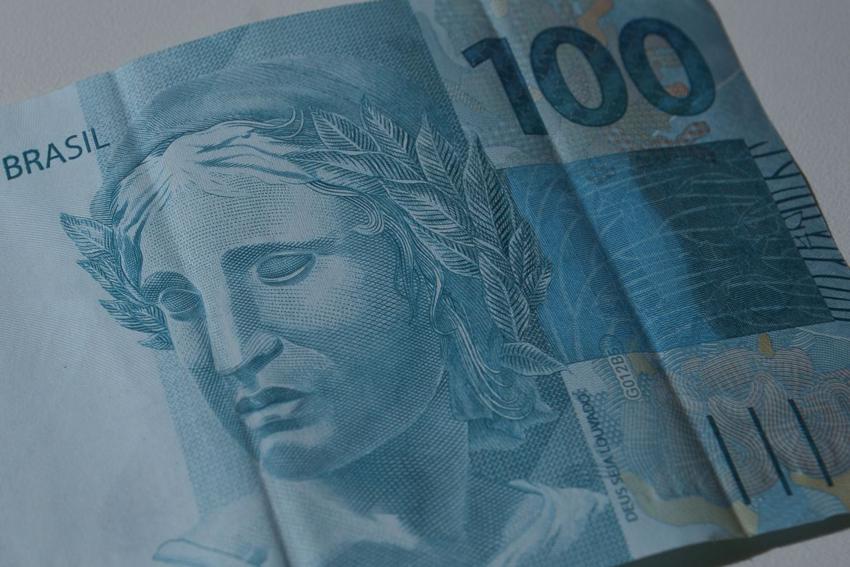 dinheiro - cédula de 100 reais