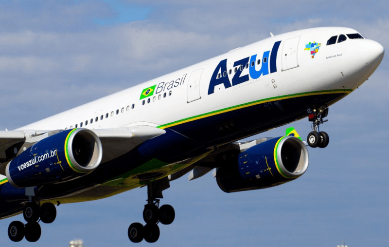 avião da azul