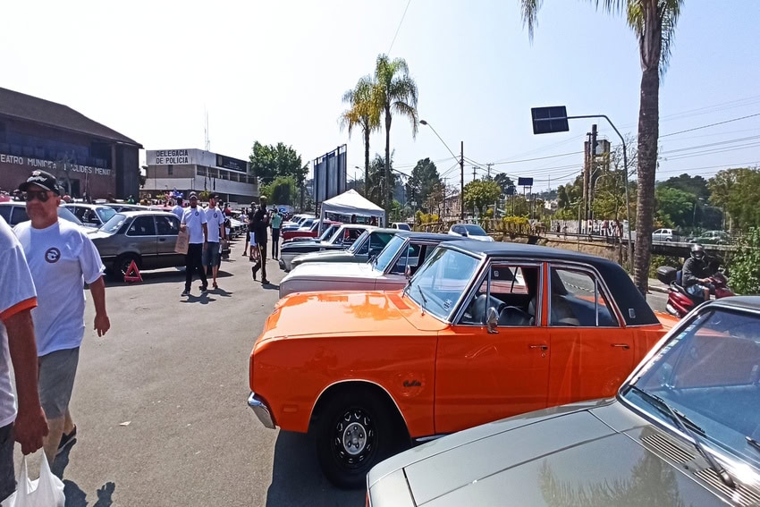 carros antigos em exposição