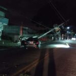 carro derruba poste na avenida dom pedro