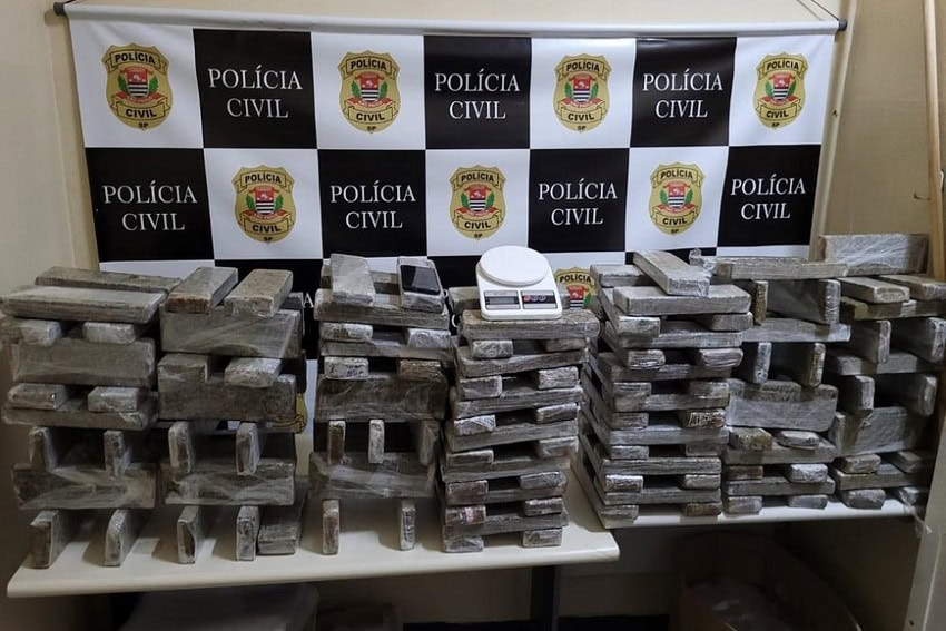 tijolos de maconha apreendidos por delegacia de santo andré