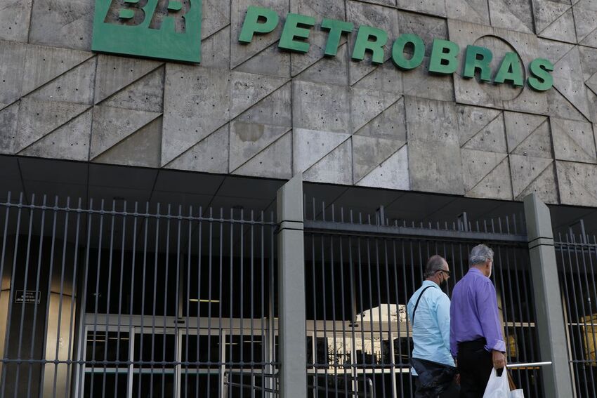 Rio de Janeiro - Edifício sede da Petrobras no Centro do Rio