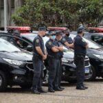 policiais nas ruas