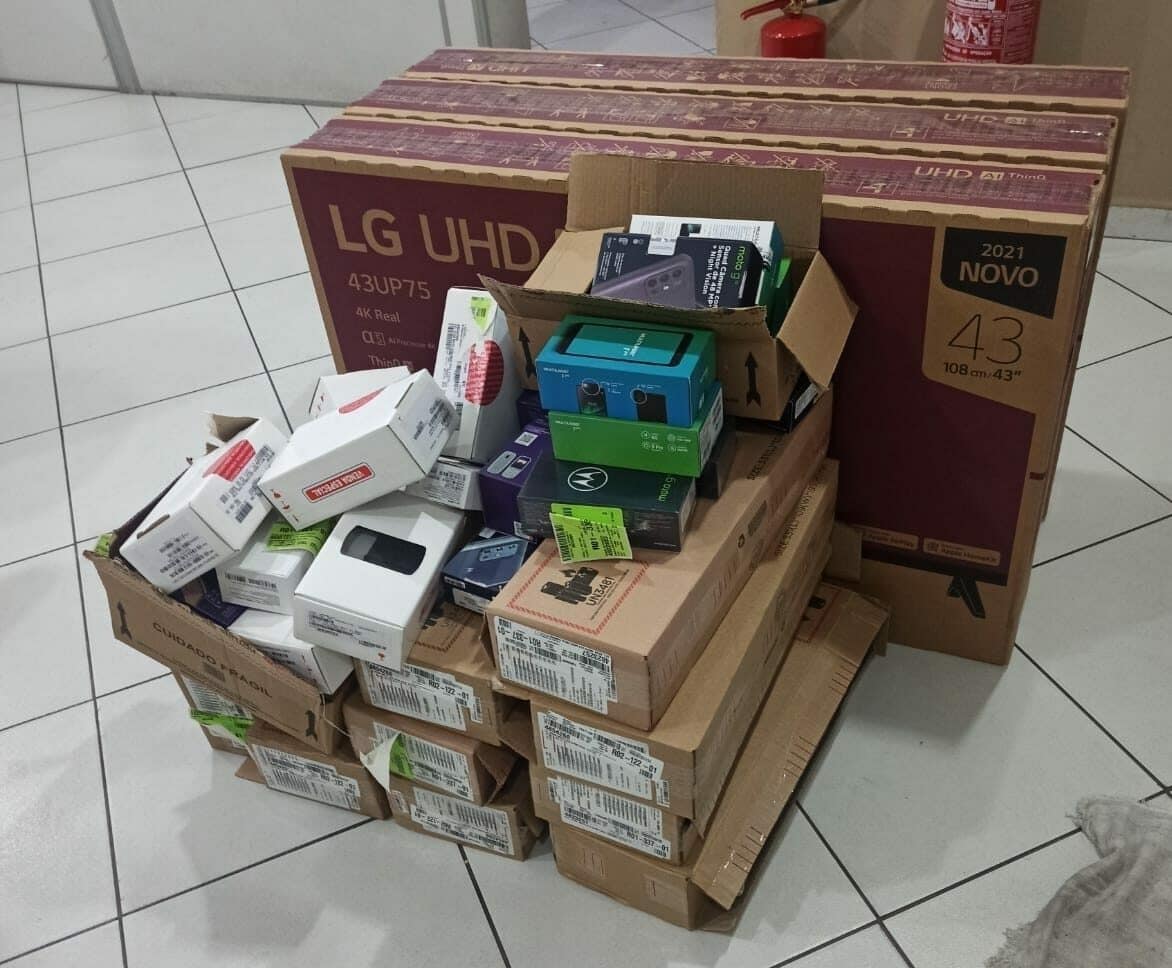 vários produtos das Casas Bahia avaliados em R$ 160 mil
