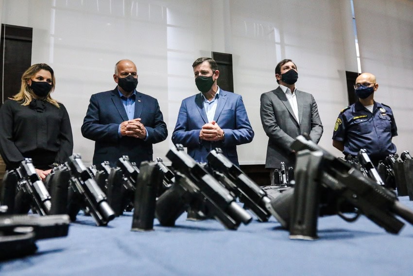 doação de armas pelo estado