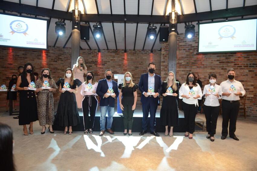 empresários premiados com selo solidariedade