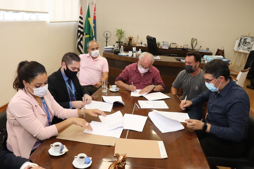 contrato assinado com a caixa