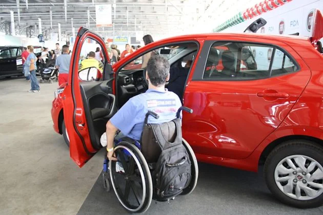pessoas com deficiência