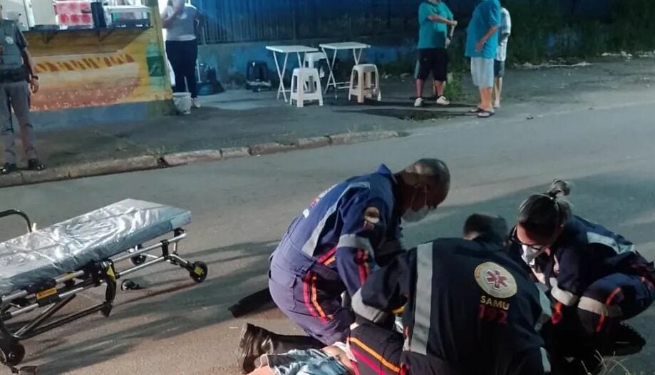samu em atendimento a uma mulher