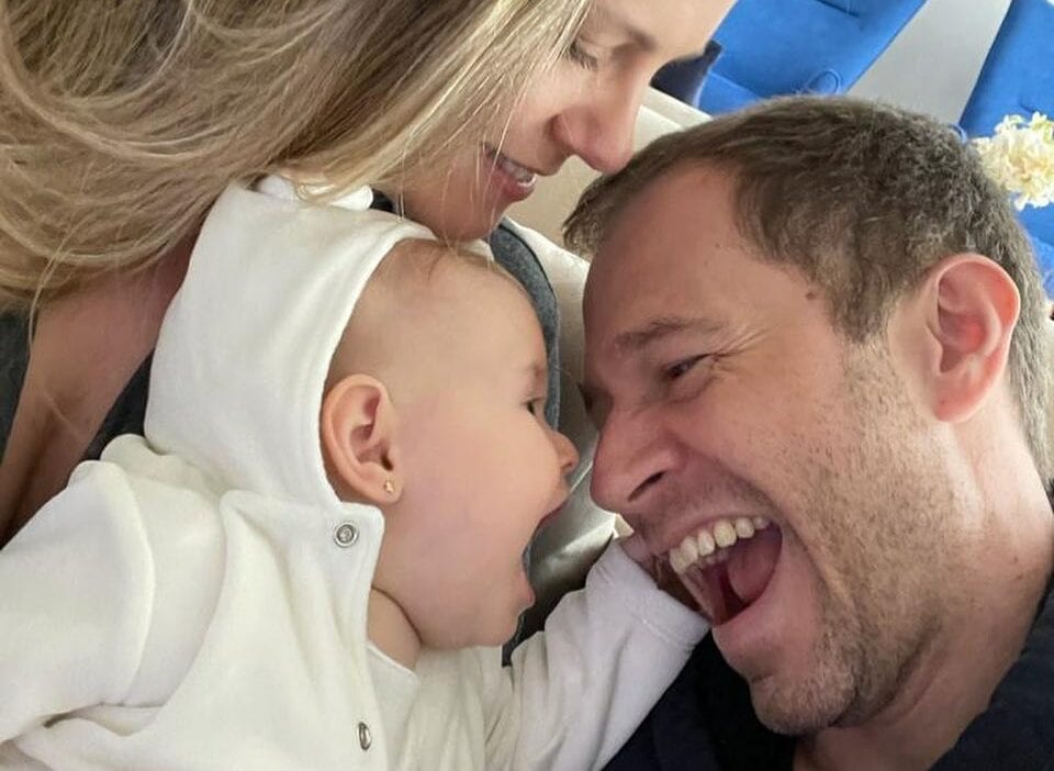 Tiago Leifert e a filha