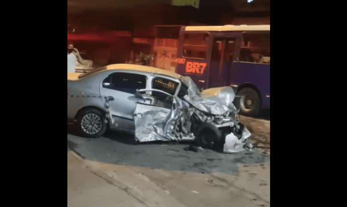 carro colidido