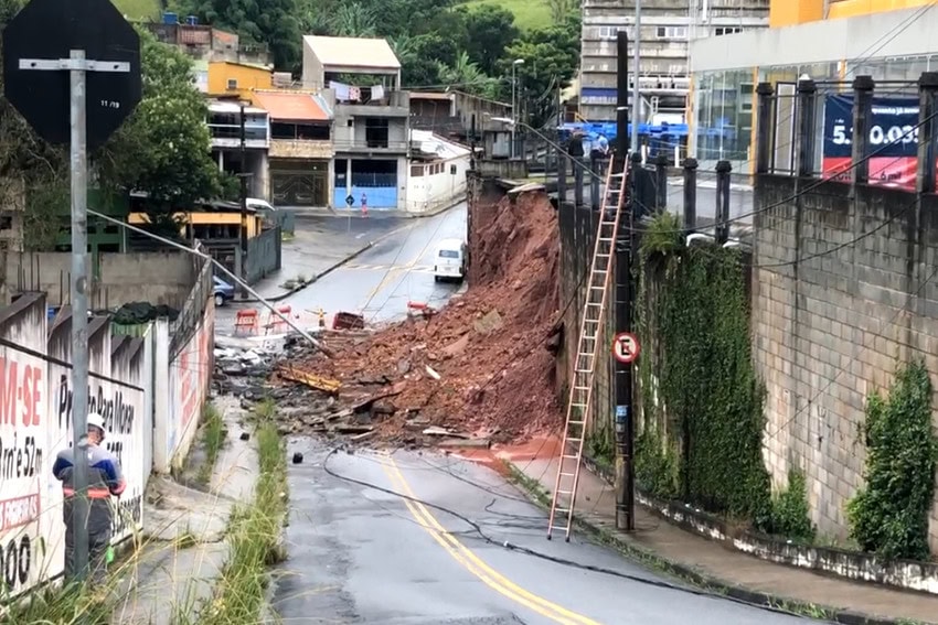 muro desabado em mauá