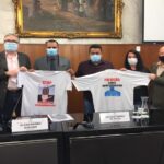 grupo contra poluição no polo