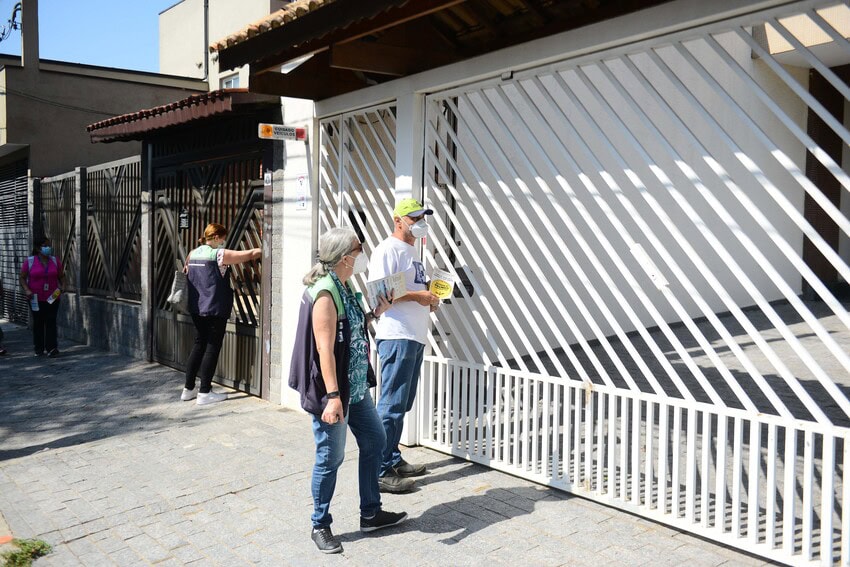 mutirão feito por agentes de saúde