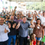 entrega de escrituras para famílias
