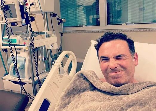Reinaldo Gottino no leito hospitalar