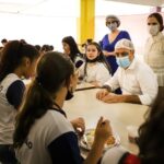 prefeito Auricchio e alunos