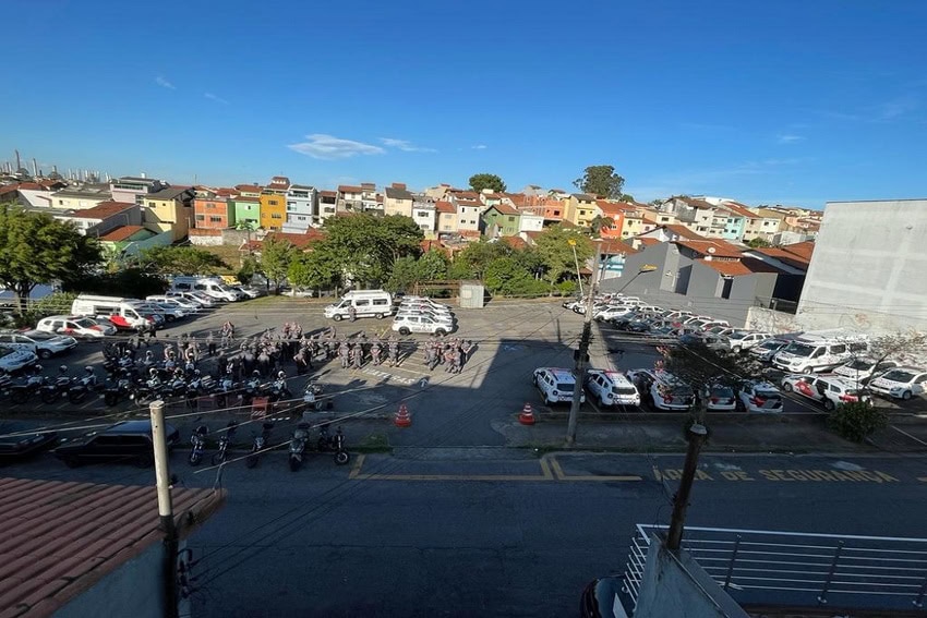 policiais militares durante operação