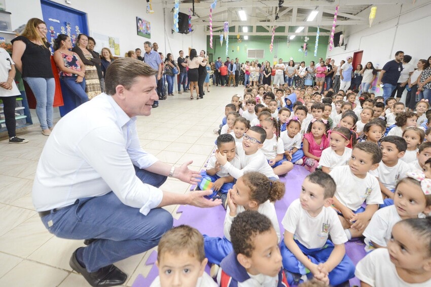 prefeito orlando morando e alunos