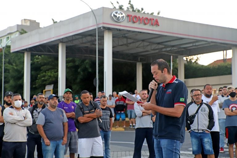 assembleia do sindicato na toyota