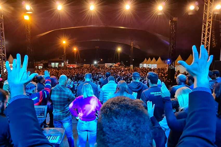 público em evento de Páscoa