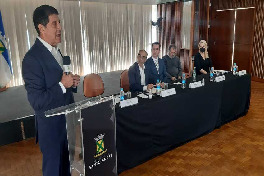 prefeito paulo serra e membros da FMABC