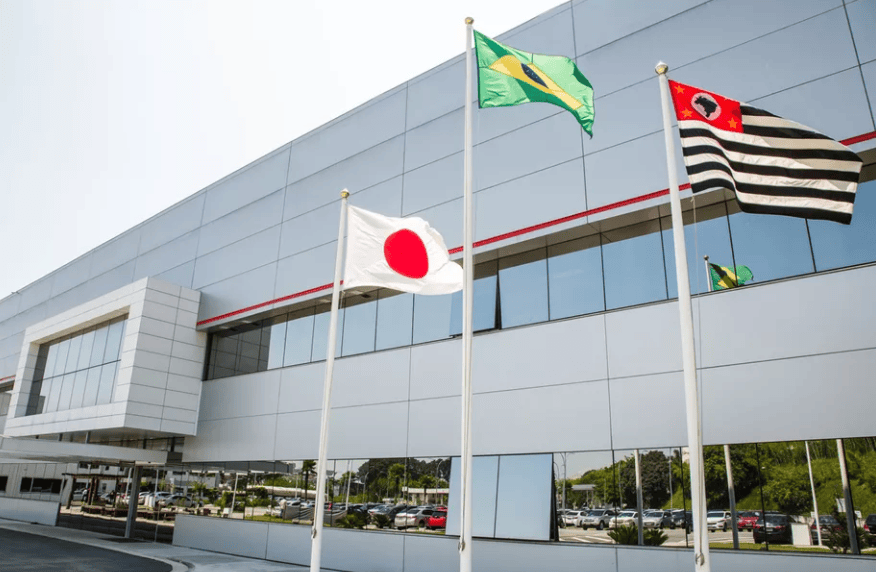 fachada do prédio da Toyota