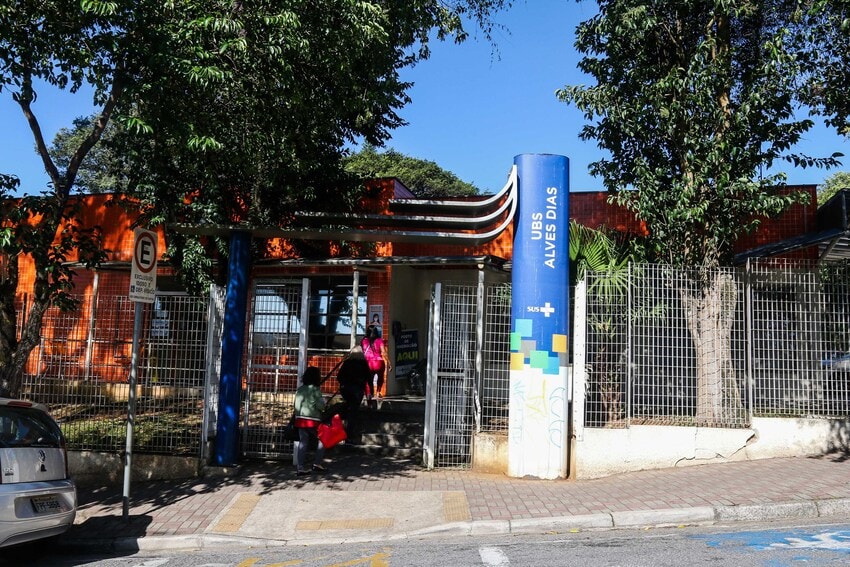 fachada da UBS Alves Dias