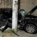carro colide em poste na avenida José Fornari