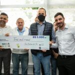 entrega de prêmio do programa nossa nota
