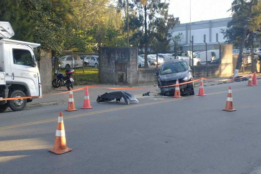 carro colidido em Ribeirão Pires