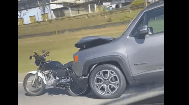 moto arrastada por veículo em Diadema