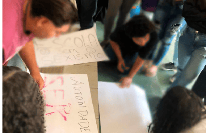 manifestação de alunos
