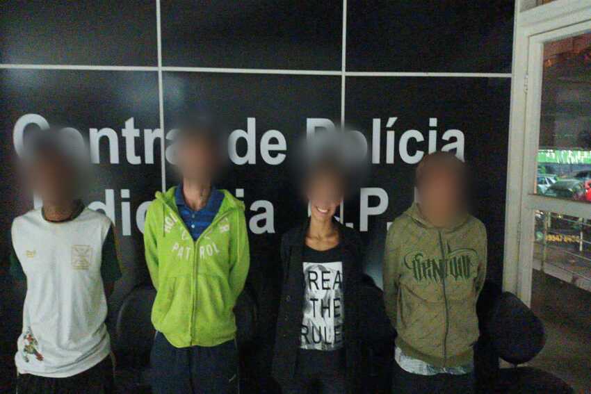 quatro assaltantes presos