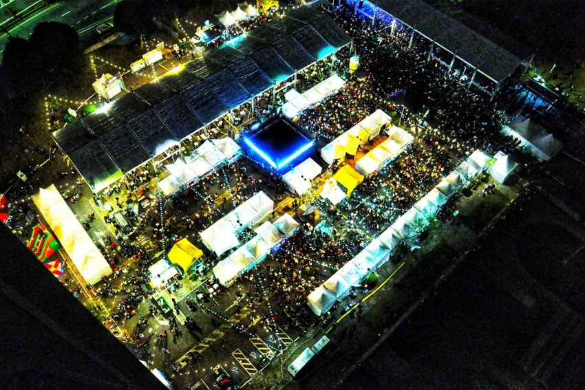 público no Arraial Solidário