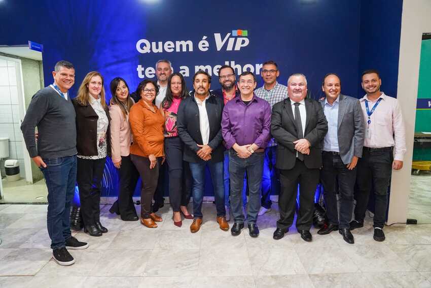 representantes da VIP Telecom