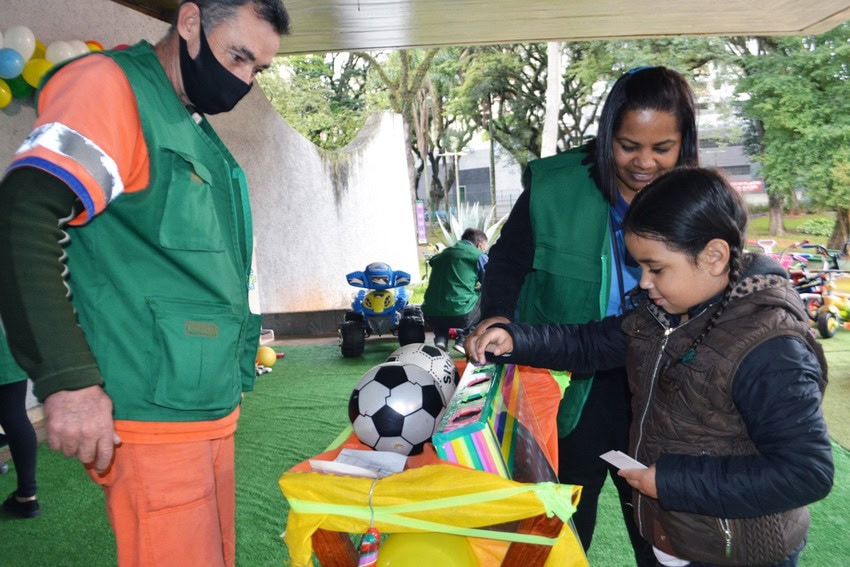 brinquedos doas a crianças
