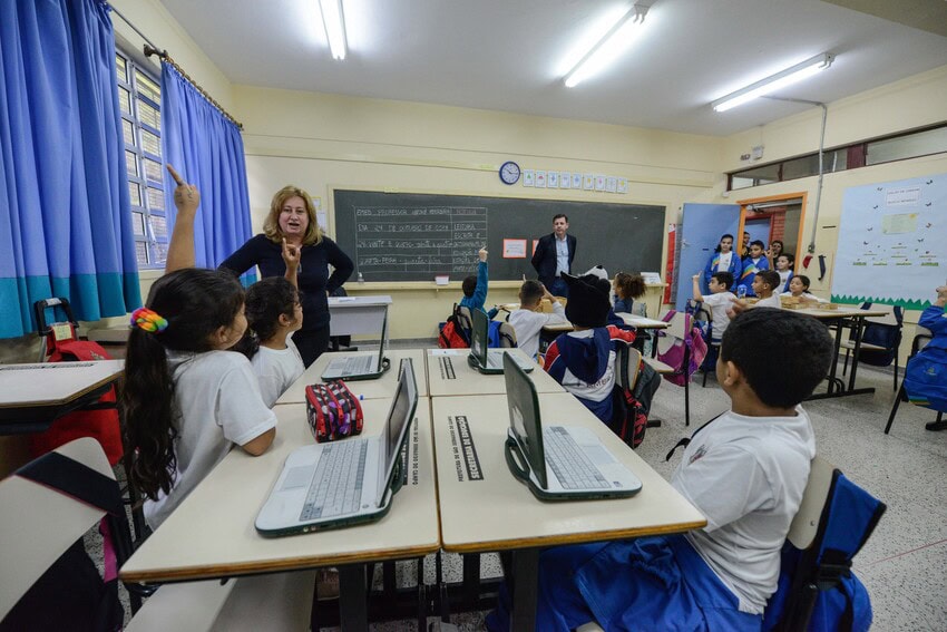 alunos em sala de aula