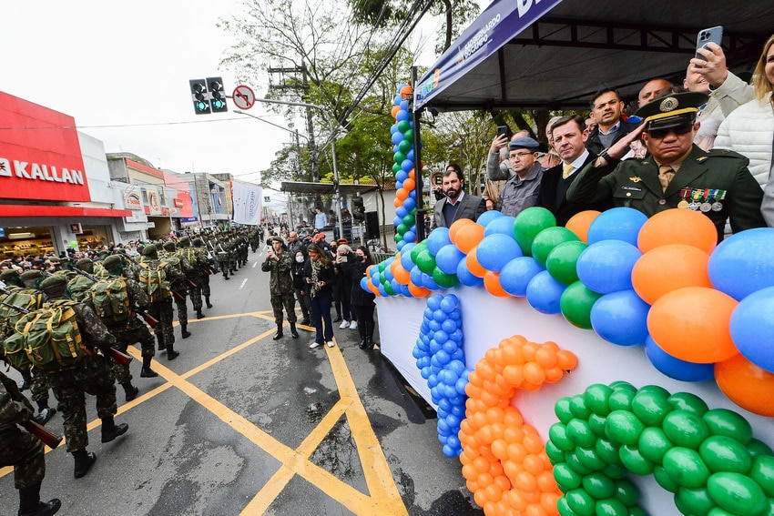 desfile cívico em São Bernardo