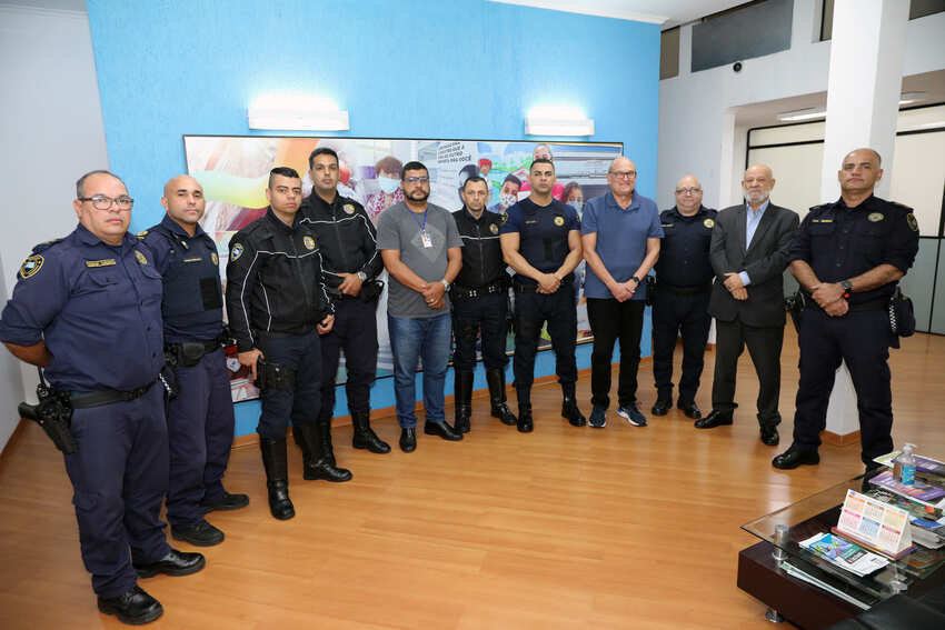 prefeito Filippi e GCMs
