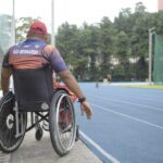 atleta em cadeira de rodas