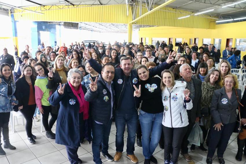 Carla Morando e apoiadores