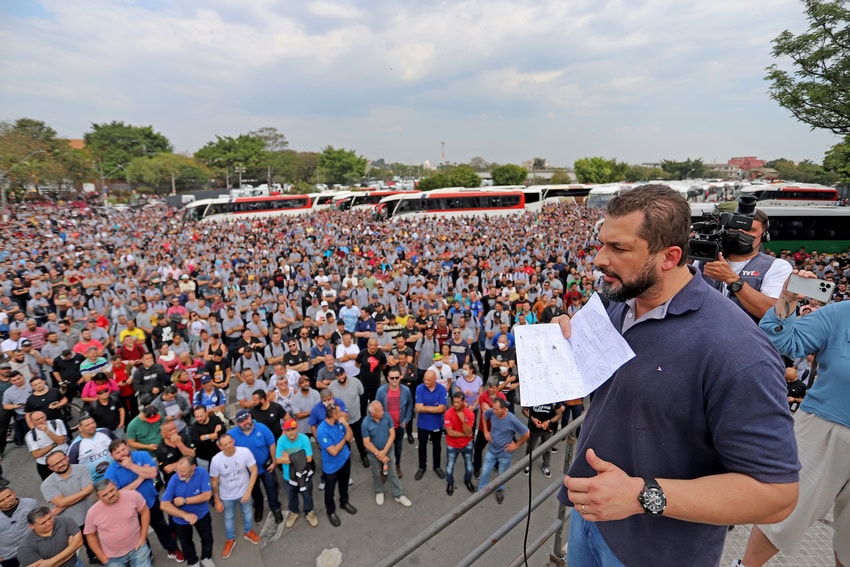 assembleia de funcionários da Mercedes-Benz