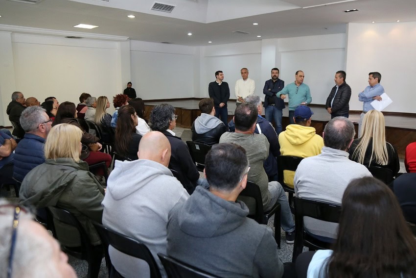 prefeito Auricchio em reunião com transportadores escolares