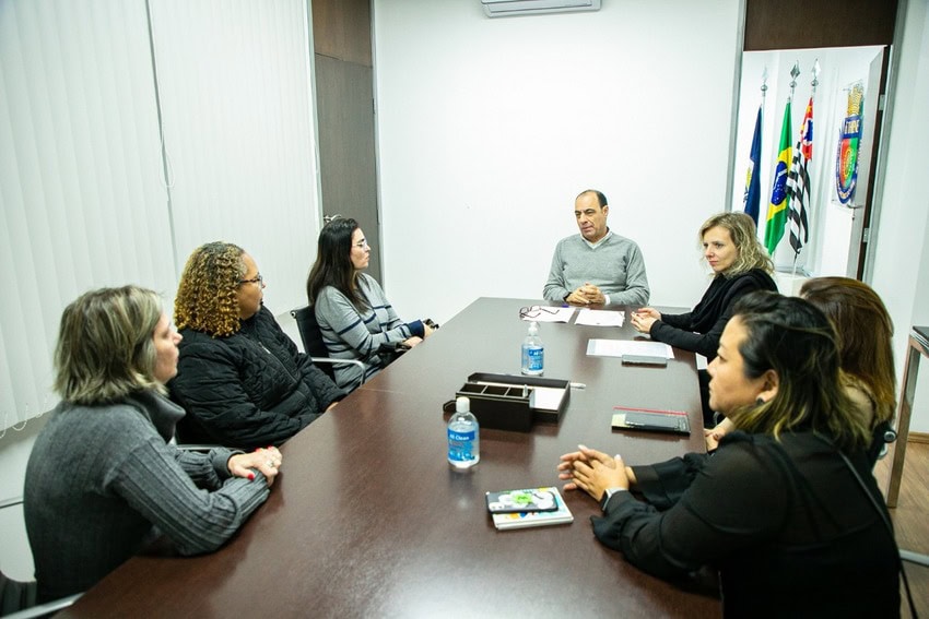 prefeito Auricchio e educadoras