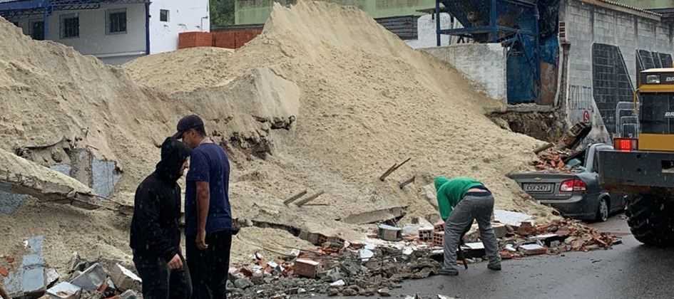 queda de muro em São Bernardo